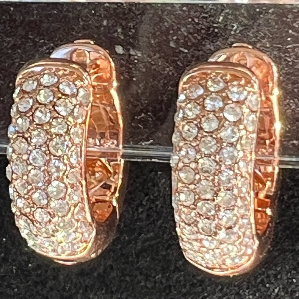 Joan Boyce rose gold🆕hugger pierced earrings
